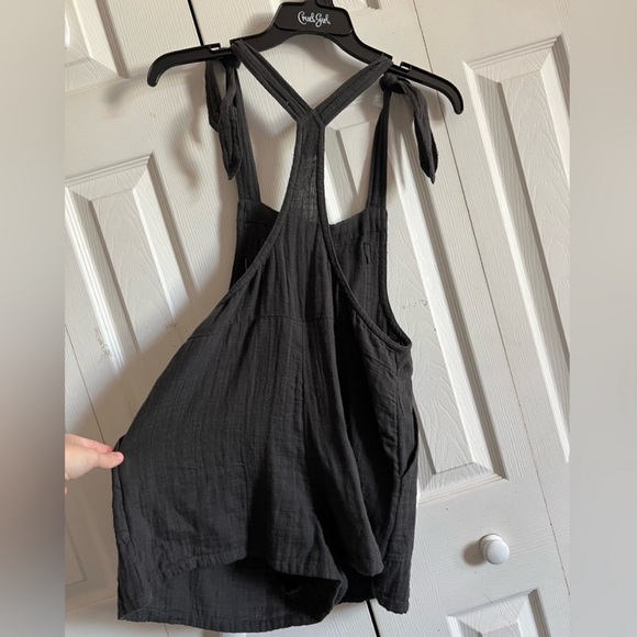 Aerie Tie Strap Shortall Short Overalls Lightweight Cotton Textured Gray Medium - Picture 4 of 4